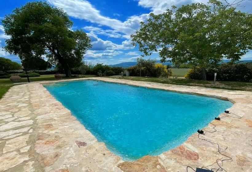 خانه 1 خوابه, Exclusive Pool Open All Year Spoleto Biofarm Slps 8 Village Shops, Bar1 Km 7