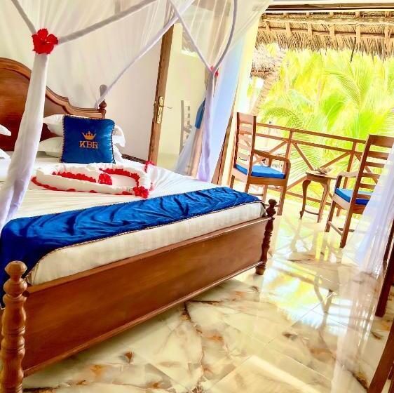 Номер Стандарт Вид на Бассейн, Karibu Beach Resort