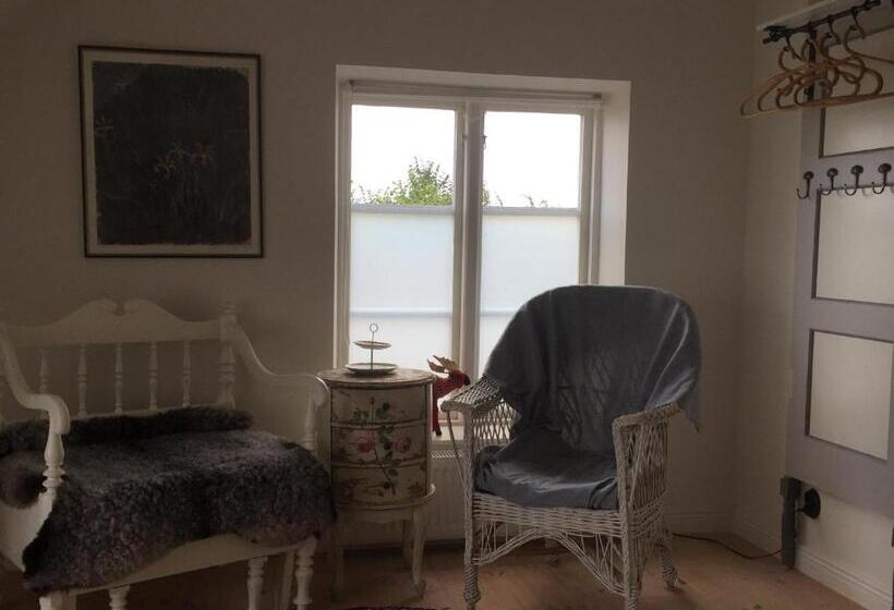 Номер Стандарт, Munkagården Bed & Breakfast