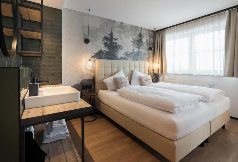 Номер Deluxe с Балконом, Alpendorf Hotel Stern