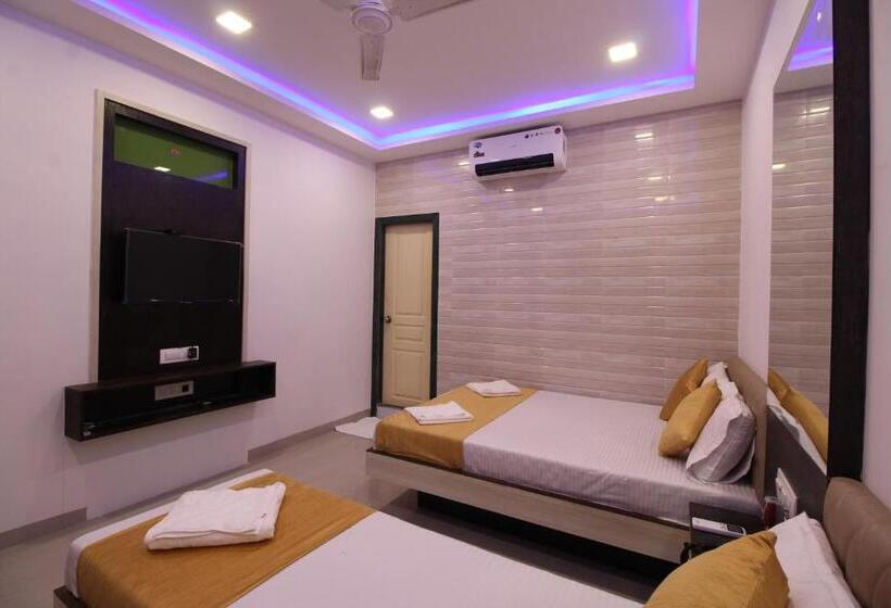 Quarto Triplo Deluxe, Golden Residency