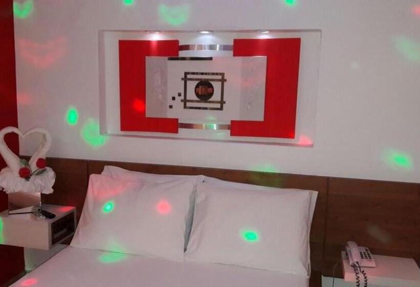 자쿠지 스위트, ápice Motel