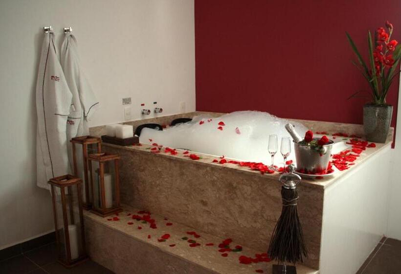 자쿠지 스위트, ápice Motel