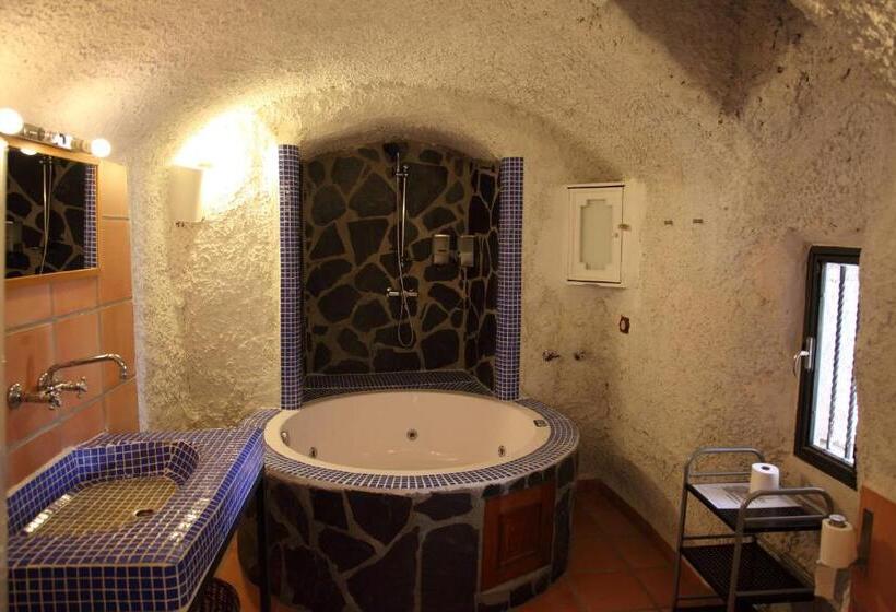 Номен Superior с Гидромассажем, Casas Cueva Y Cortijo La Tala En Guadix
