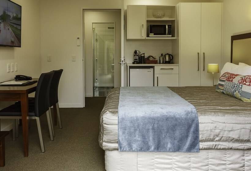 스탠다드 스튜디오, Delorenzo Studio Apartments