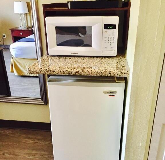 Стандартный Номер Кровать Кинг, Best Western Butner Creedmoor Inn