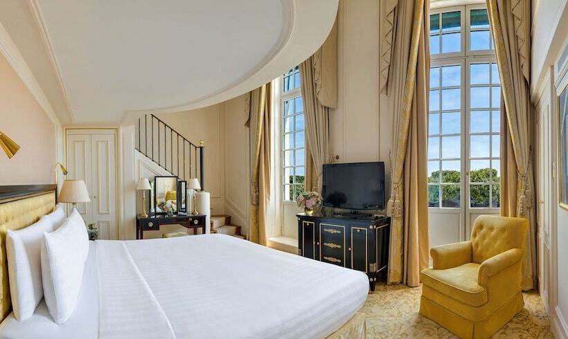 سوییت دوبلکس, Shangri La Paris
