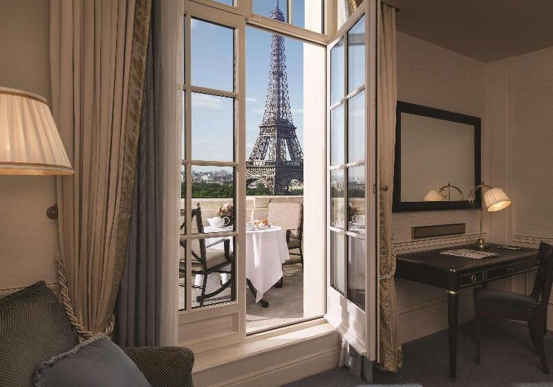 اتاق استاندارد با چشم‌انداز, Shangri La Paris