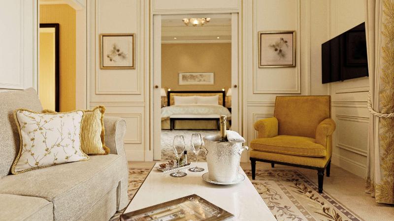 Suite with Terrace, Shangri La Paris