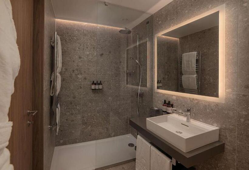 Superior Room with Terrace, NH Collection Milano Citylife