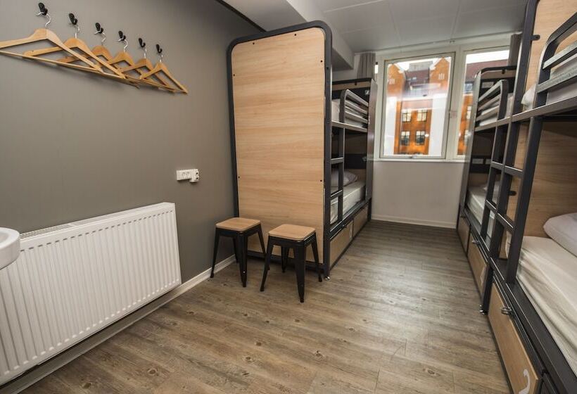 共用房间的床, Generator Copenhagen