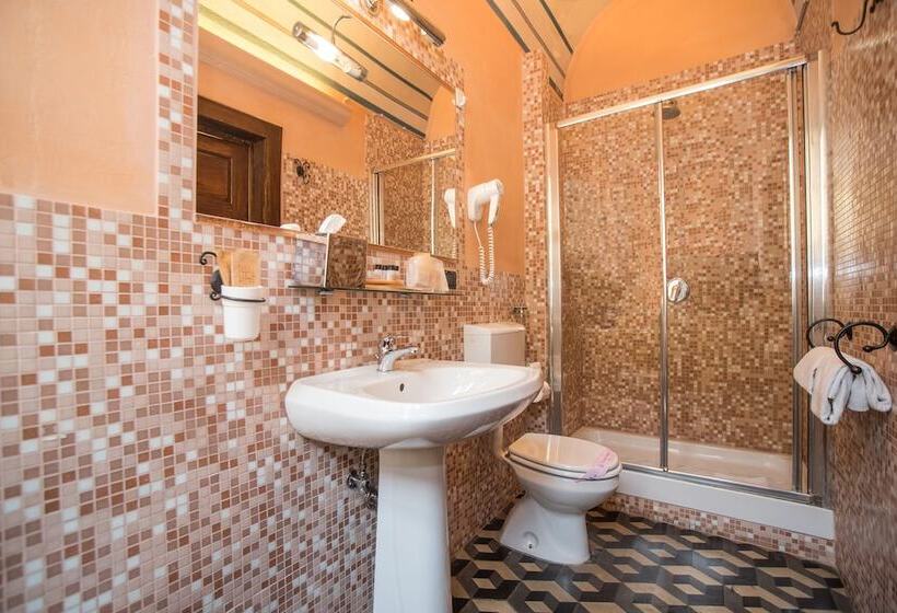 اتاق استاندارد سه نفره, Relais Pisa
