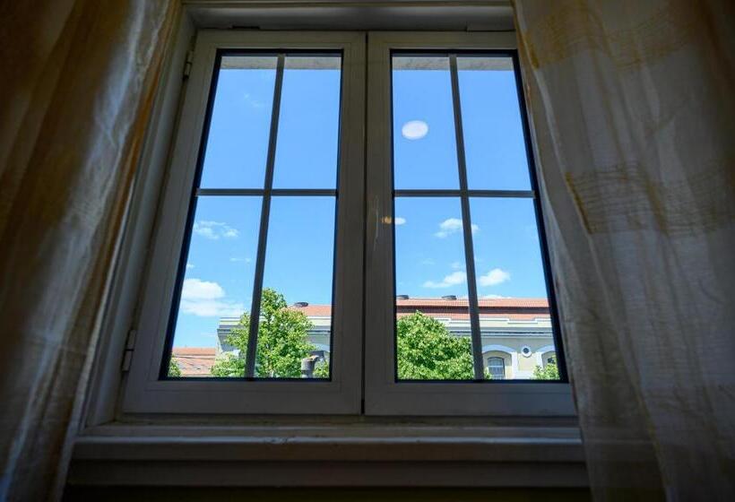 اتاق استاندارد, Terrace Lisbon Hostel