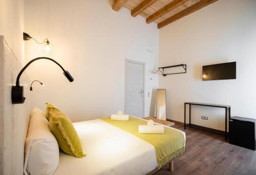 اتاق لوکس با بالکن, Azacanes Hostal Boutique Toledo