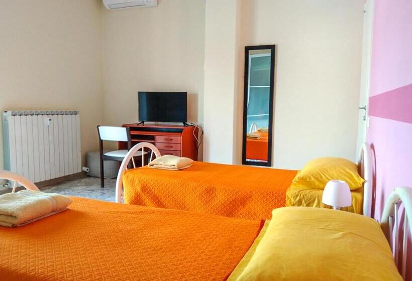 اتاق استاندارد با سرویس بهداشتی مشترک, Casa Bignardi   Affitti Brevi Italia