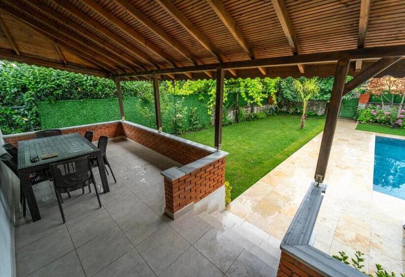 带2个卧室的别墅, Sapancaminihouse