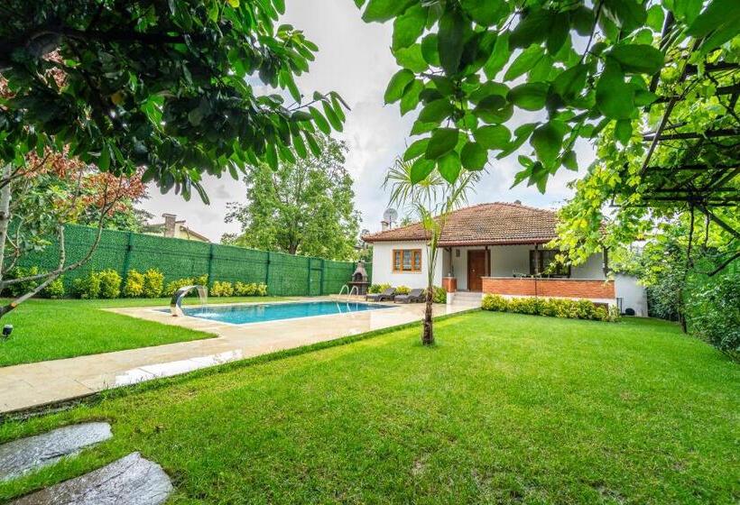 带2个卧室的别墅, Sapancaminihouse