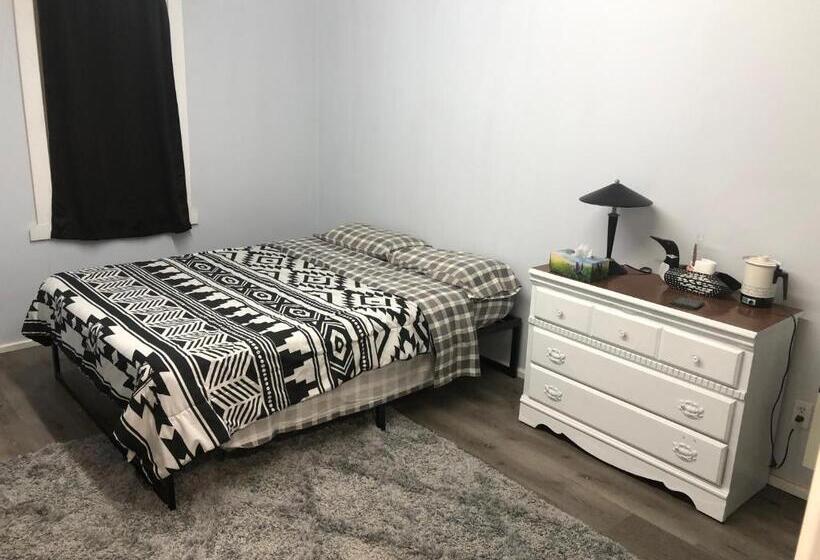 标准间, Copperville B & B
