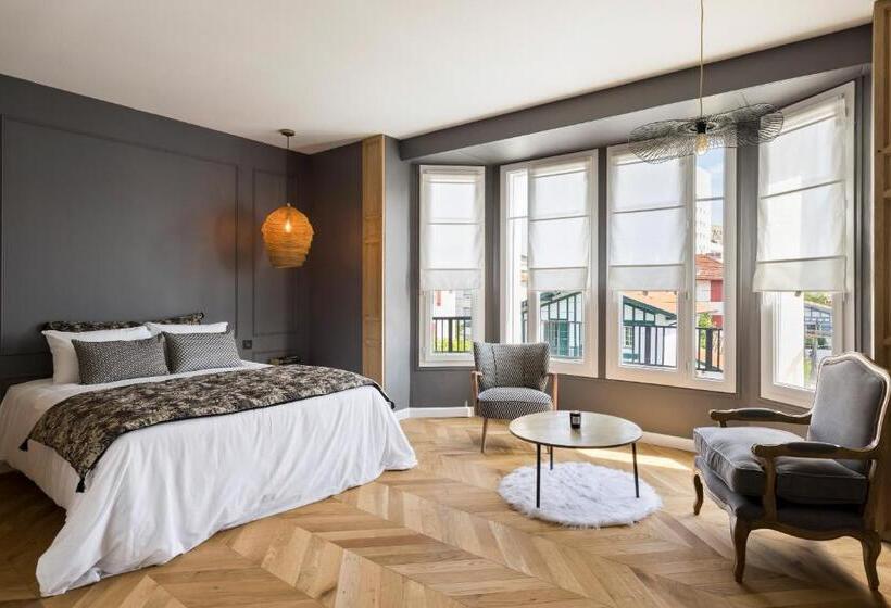 Quarto Estandar, Libertitu