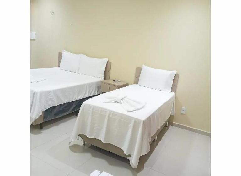 Quarto Quádruplo Estandar, Pousada Barbacoar