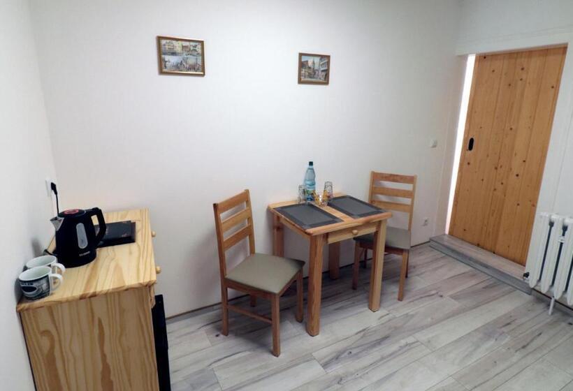 Quarto Estandar, Gästezimmer Zum Rotem Karpfen