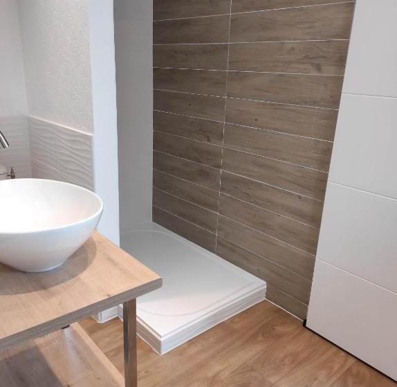 Апартаменты 1 Спальня, Appartement Bagnols   Les Meublés Des Pierres Dorées