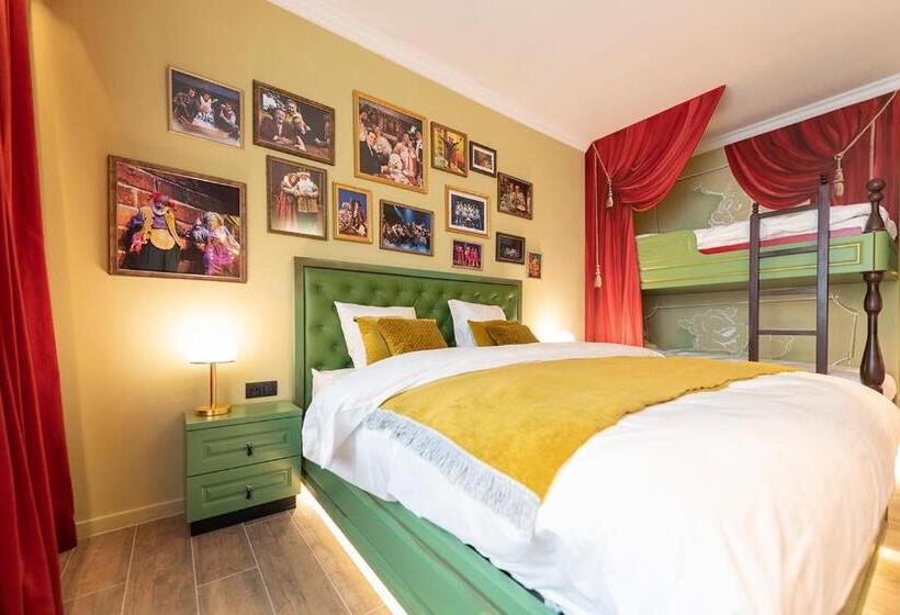 Family Suite, Plopsaland Theater