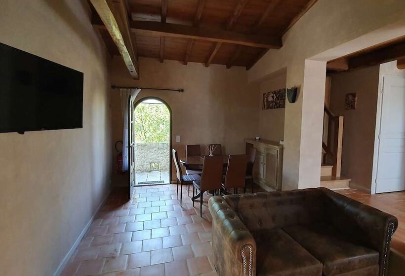 Дом 2 Спальни, Domaine Du Cardou