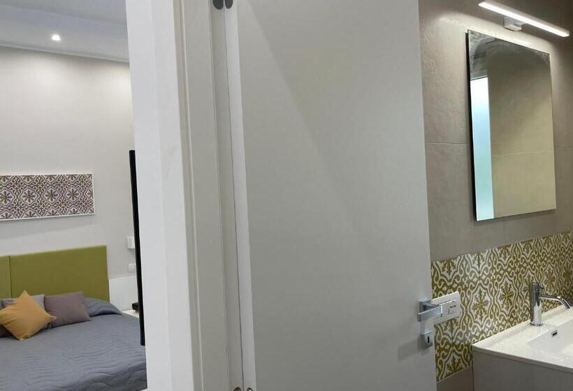 Номер Deluxe Кровать Кинг, Pianohome Sorrento