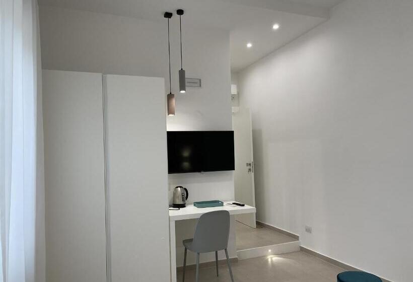 Номер Deluxe Кровать Кинг, Pianohome Sorrento