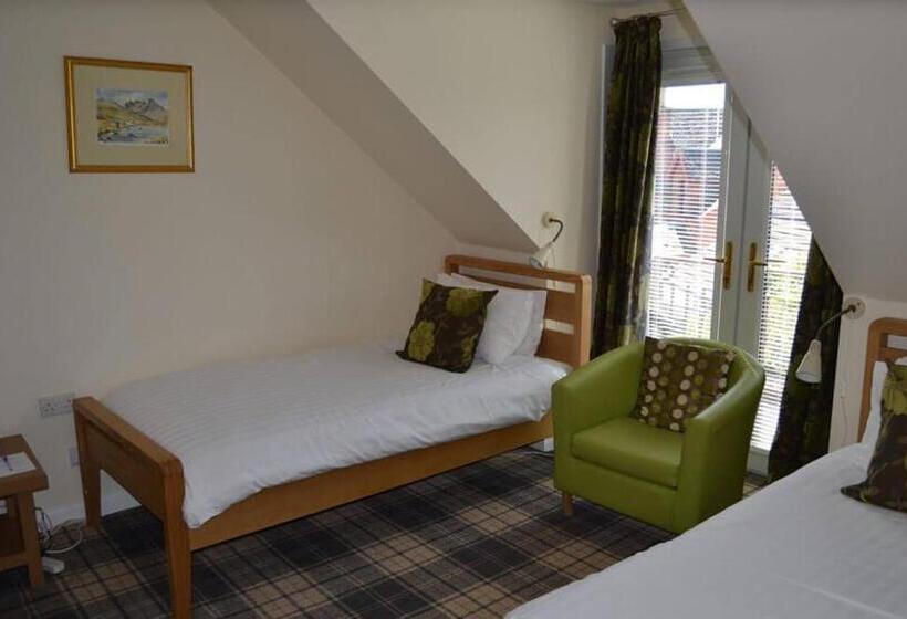 Номер Стандарт с Балконом, Braeside Guest House, Loch Lomond