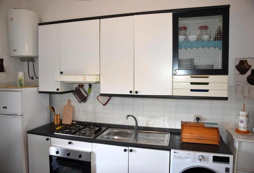 スタンダードルーム, Camere O Appartamento Intero In Locazione In Pittinuri