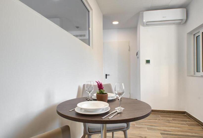 اتاق سوپریور با چشم‌انداز دریا, Seaview Stays