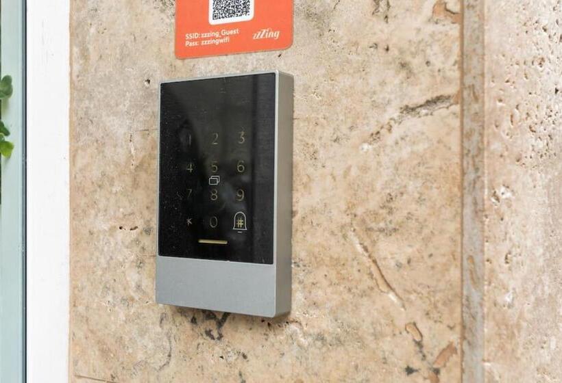 استودیوی استاندارد با چشم‌انداز دریا, Seaview Stays