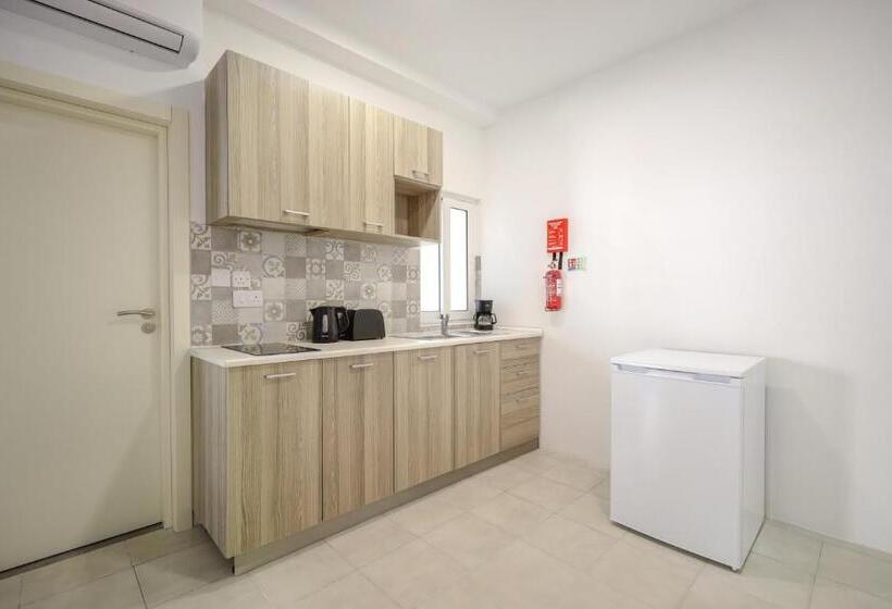 اتاق استاندارد با چشم‌انداز شهر, Seaview Stays
