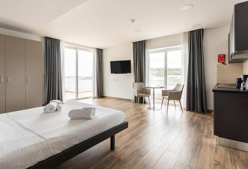 اتاق سوپریور با چشم‌انداز دریا, Seaview Stays