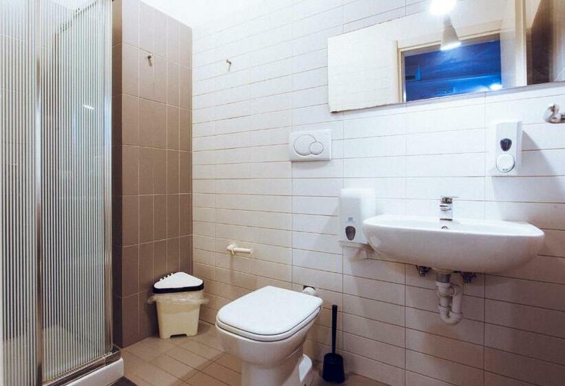 חדר סטנדרט לארבעה, Lol Hostel Siracusa