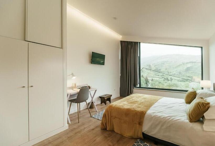 سوئیت با وان آب گرم, Unhais Valley   Country House