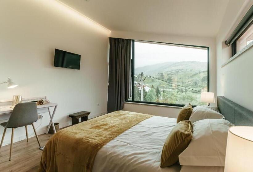 جناح مزود بجاكوزى, Unhais Valley   Country House