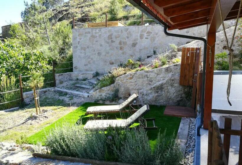 سوییت خانوادگی, Unhais Valley   Country House