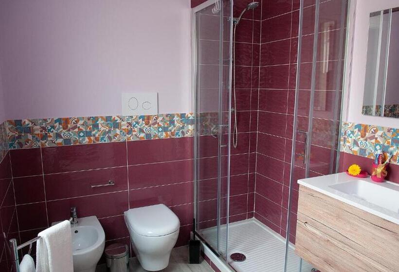 اتاق استاندارد چهار تخته, B&b Rainbow
