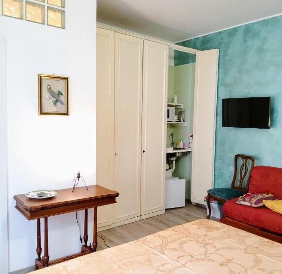 اتاق استاندارد سه نفره, Annadia Sweet Home B&b