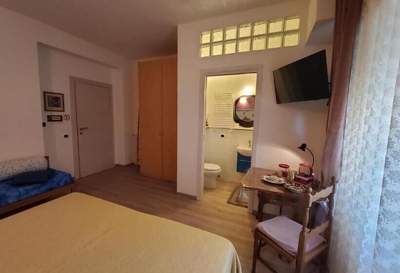 اتاق راحتی سه تخته, Annadia Sweet Home B&b