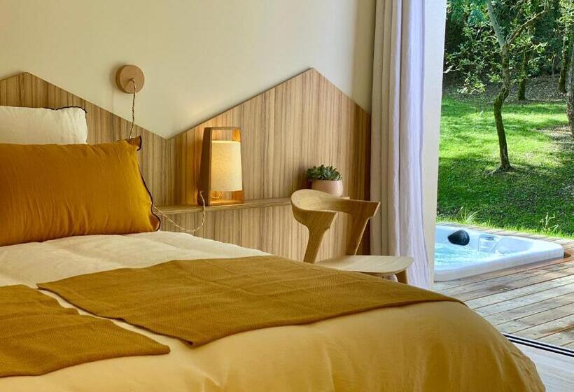 Номер Deluxe с Гидромассажем, Chambres Avec Jacuzzi Privatif   Kassiopée Bed & Spa