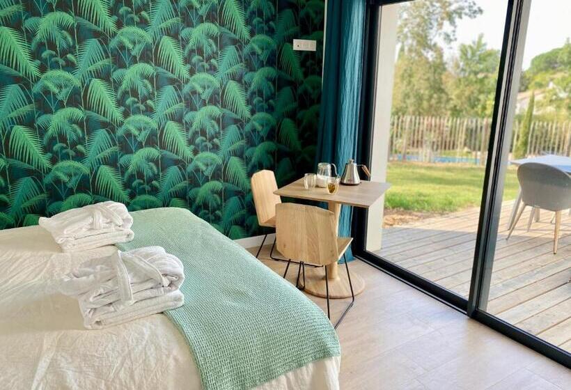 Стандартный Номер Кровать Кинг, Chambres Avec Jacuzzi Privatif   Kassiopée Bed & Spa