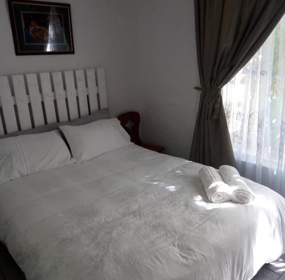 Апартаменты 1 Спальня Нижний Этаж, Spacious 1bed + Braai 13km To Paternoster Beach