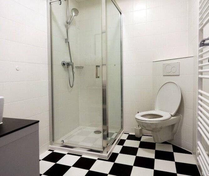 استودیوی لوکس, Apartmány Adam