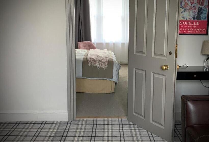 Deluxe Suite King Bed, Merchant39