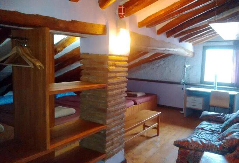 Quarto Quádruplo Estandar, Albergue Ull De Canals