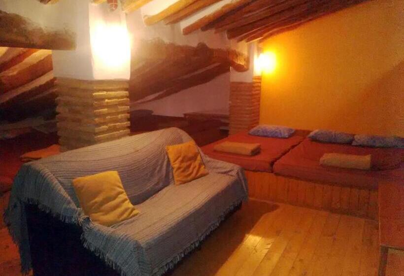 Семейный Номер Совместный Санузел, Albergue Ull De Canals